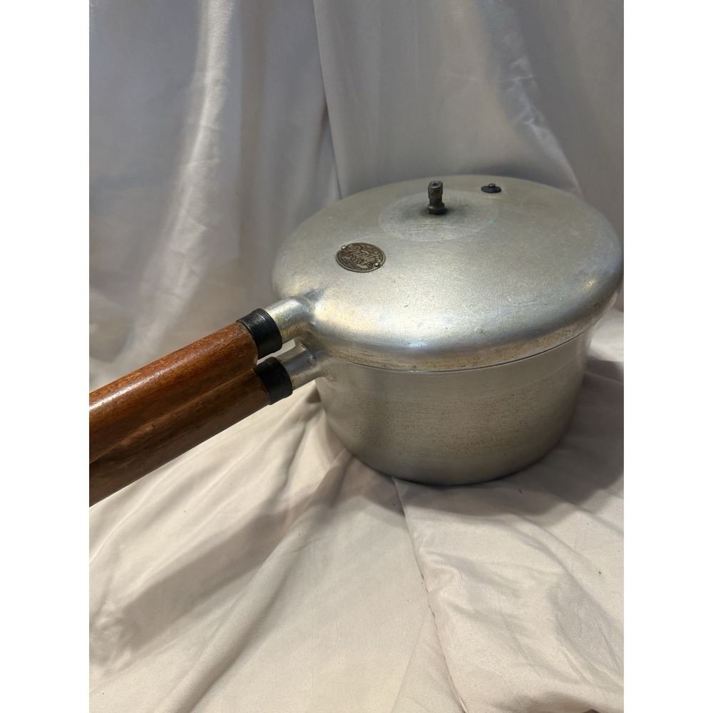 Vintage Aluminum Presto 40 Pressure Cooker 4 Qt Wooden Handles